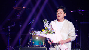 Na Young-seok returns to KBS after 13 years… Lee Young-ji cries at special MC appearance (The Seasons)