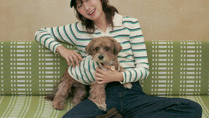 ‘Bear God’ Gong Hyo-jin, Couple Look with a Puppy… Gorgeous ‘Gongbly’ [Pictorial]