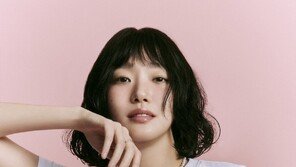 Kim Go-eun, visual of a spring day that calls for short hair ‘Lovely’ [Pictorial]