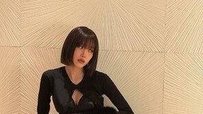 Moon Ga-young, sexy short hair transformation… shows off her curves in lingerie [DA★]