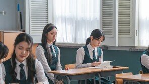 ‘High School Girls‘ Same-Sex Kiss’ Director Reveals ‘Good Competition’ Second Half Viewing Points