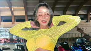 Hyorin, see-through bikini… amazing thigh muscles [DA★]