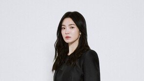 Song Hye-kyo Collaboration Collection… Chic and Elegant All-Black [Pictorial]