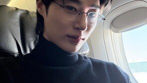 Byun Woo-seok, perfectly digesting geek chic… A man who can do anything [DA★]
