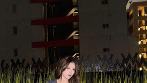Jeon So-mi, daring + strong leopard look [DA★]