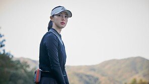 Kang Hae-rim, screen debut in Ha Jung-woo‘s ‘Lobby’… “5 hours of golf practice a day”