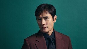 ‘Gamble’ Lee Byung-hun “An actor who shouldn‘t be used in Chungmuro... I was lucky” [DA:Interview③]