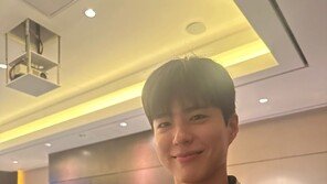 Park Bo-gum wears it, the hanbok shines