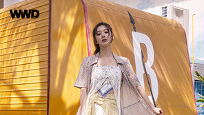 Lee Joo-bin, full of bohemian vibes… exuding charm