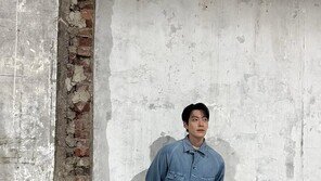 Kim Woo-bin in denim? More dazzling than the spring sunshine[Star Fashion]