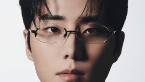 Young K with glasses, Young K with handsome face[Photoshoot]