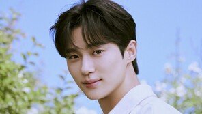[Star Chaser]The ‘Sonagi’ named Byun Woo-seok who soaked the world