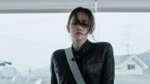 Jeon Jong-seo, obsessed with panties? This time, she pulls up her pantyhose[DA ★]