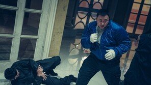 Ma Dong-seok, box office punch again with ‘Holy Night’ … follows ‘Crime City’