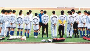 ［축구  對日戰  전술  변경］『「돌격축구」로  대량  득점』