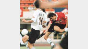 [프로축구]몸날려 헤딩슛