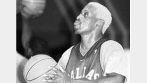 [NBA]'악동' 로드맨, 열달만에 복귀전 ＂최력 최고수준＂