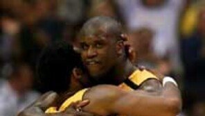 [NBA]'흑상어' 오닐 코트 무적…MVP '만장일치-1표'