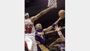 [NBA]론 하퍼 '위기에 강한 남자'