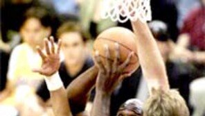 [NBA]LA레이커스 먼저 1승… 오닐 43득점 '원맨쇼'