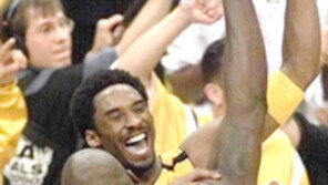 [NBA]LA 새천년 첫 챔피언 '감격'…오닐 41득점 1등공신