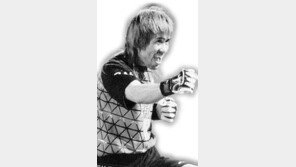 [축구]김병지 ＂폼생폼사 버리고 거미손 지킴이로＂