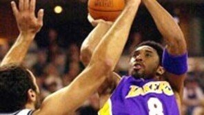 [NBA]코비의 레이커스, 새크라멘토 잡았다