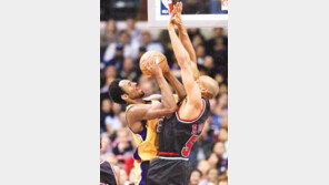 [NBA]샬럿 5연패 수렁 탈출…배런 데이비스 25득점