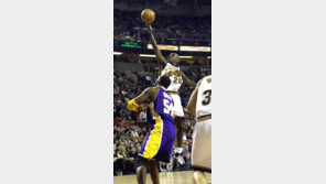 [NBA]감독바꾼 시애틀 2연승 '신바람'