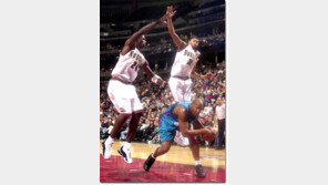 [NBA포토]바로 (슛)쏠 줄 알았지?