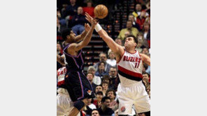 [NBA]밀워키, LA 클리퍼스 꺾고 5연승