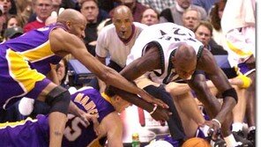 [NBA포토]8연승을 향한 가넷의 열정