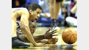 [NBA포토]＂우유 많이 먹고 키 좀 더 키울걸 ＂