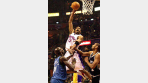 [NBA포토]'에어 캐나다' 이륙