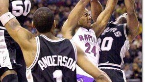 [NBA포토]＂누가 이기나 해보자구＂