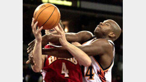 [NBA포토]'급한데 체면이 어딨어'