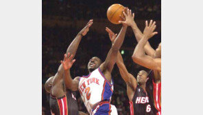 [NBA포토]＂내 공이야!＂