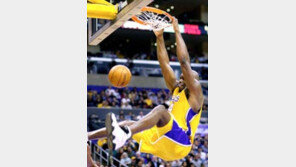 [NBA]코비빠진 레이커스 ‘잘나가네’