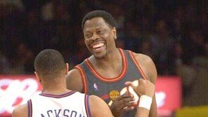 [NBA포토]＂반갑다＂