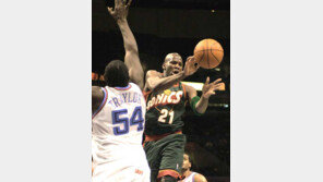 [NBA포토]＂패스 하는거야 받는 거야＂