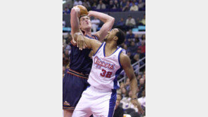 [NBA포토]＂어! 내 공인데…＂