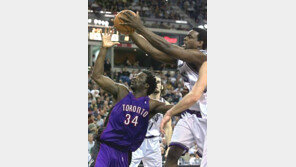 [NBA포토]＂쭉~~뻗어라 ＂