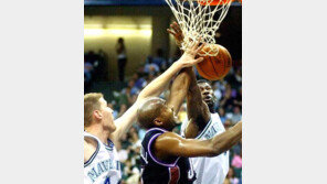 [NBA포토]＂언제 온거야?＂