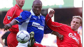 [축구 포토]한발 앞서…