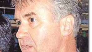 [축구]히딩크 함박 웃음 ＂조직력 좋아졌다＂