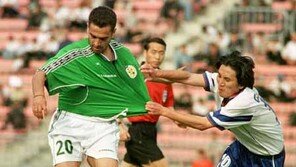 [축구 포토]＂잡지마＂