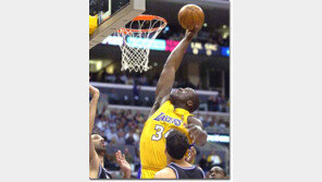 [NBA포토]‘나는 슈퍼맨’