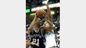 [NBA]3연패 댈러스 기사회생…샌안토니오 잡고 첫 승