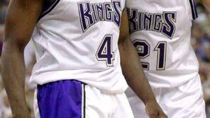 [NBA포토]‘친구야, 고마 됐다(괜찮다)’