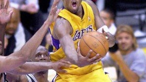 [NBA포토]＂비켜봐＂